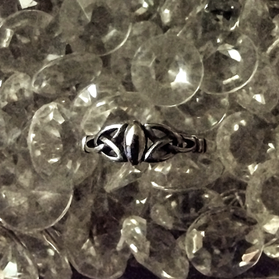 925 Sterling Silver Celtic Knot Ring